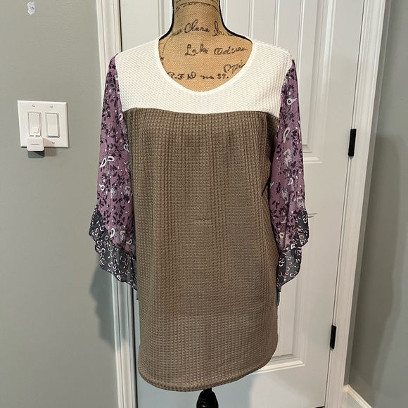 Waffle Knit Color Block Top with Sheer Floral Sleeves - Picture 2 of 9